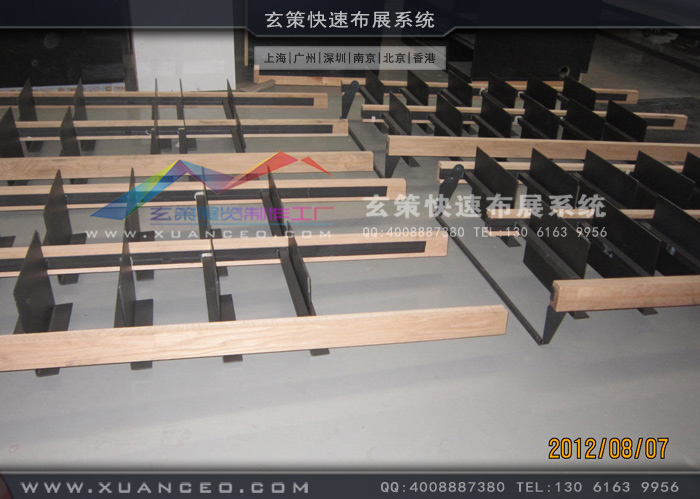 专卖店衣服展架制作 专卖店衣服展架制作