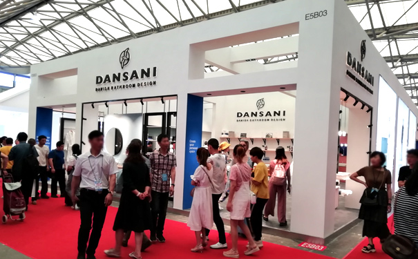 草莓污污视频商