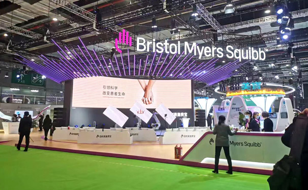 展会草莓污污视频